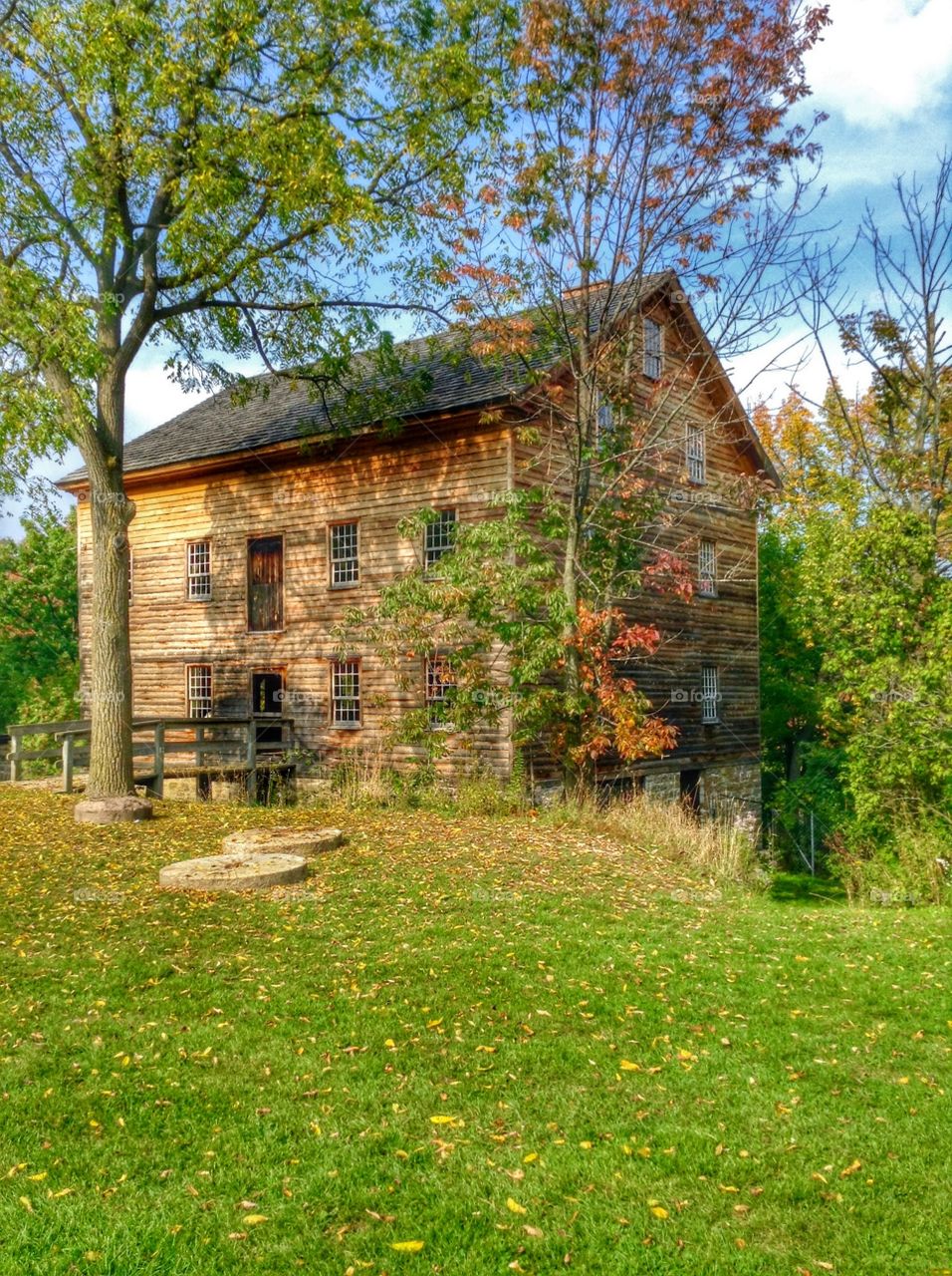 The old house . At balls falls hike.