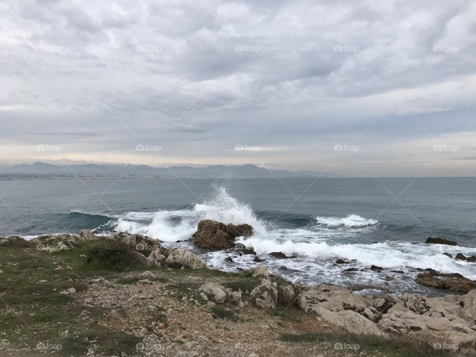 Wave rock in antibes 