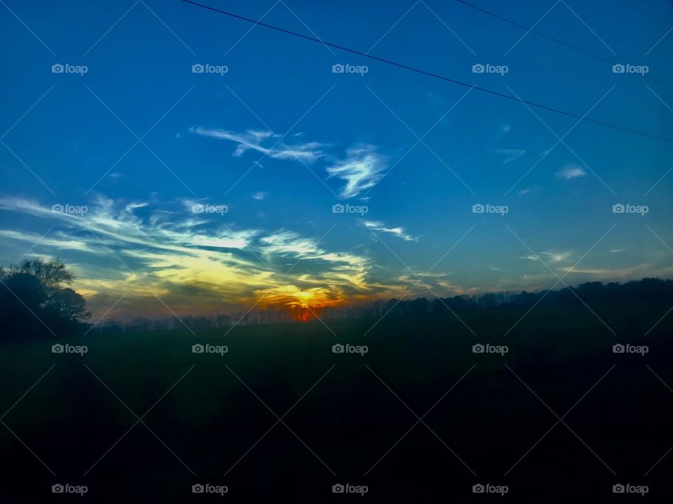 A beautiful country side sunset. One of the beauties god has in sight for us to see.😊