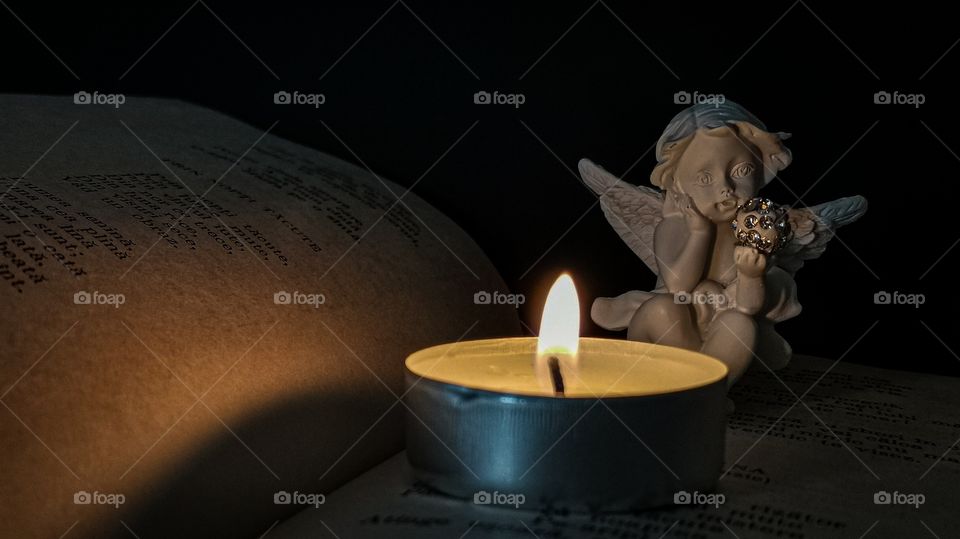 Angel on a book! 🥰🥰