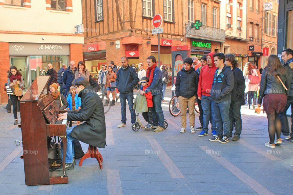 pianist on the street