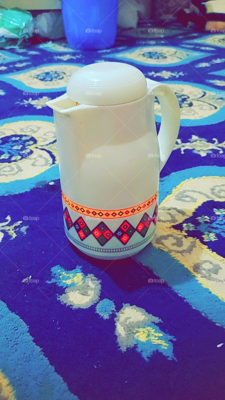 Glory be to God, the wonderful picture and its appearance are very beautiful. It is a tea refrigerator with sweet carpets