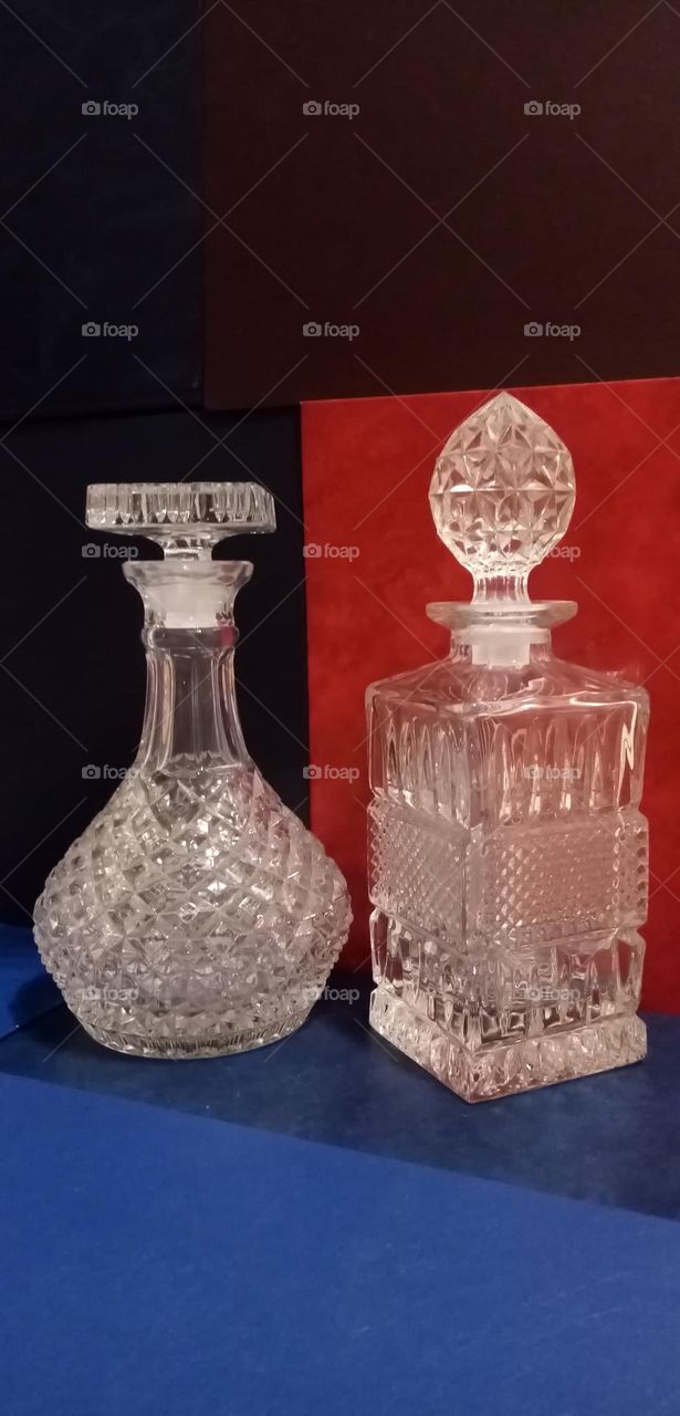 Zwei Karaffe, Protest