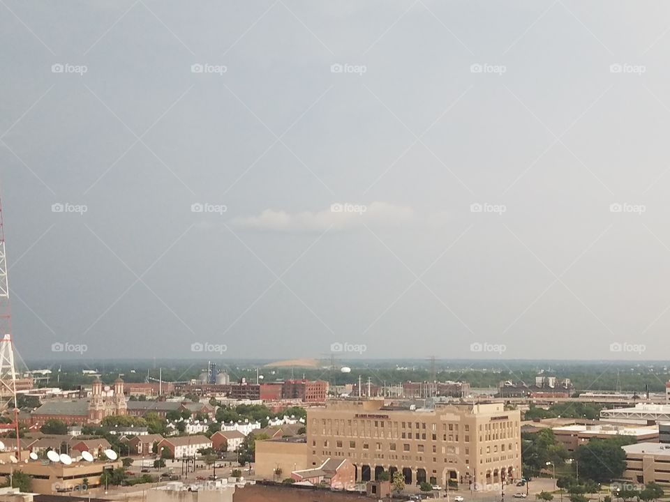 amazing st Louis skyline from tall rooftop