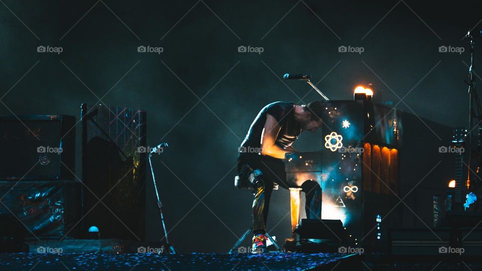 Coldplay Concert - Paris 2022 - Chris Martin Playing