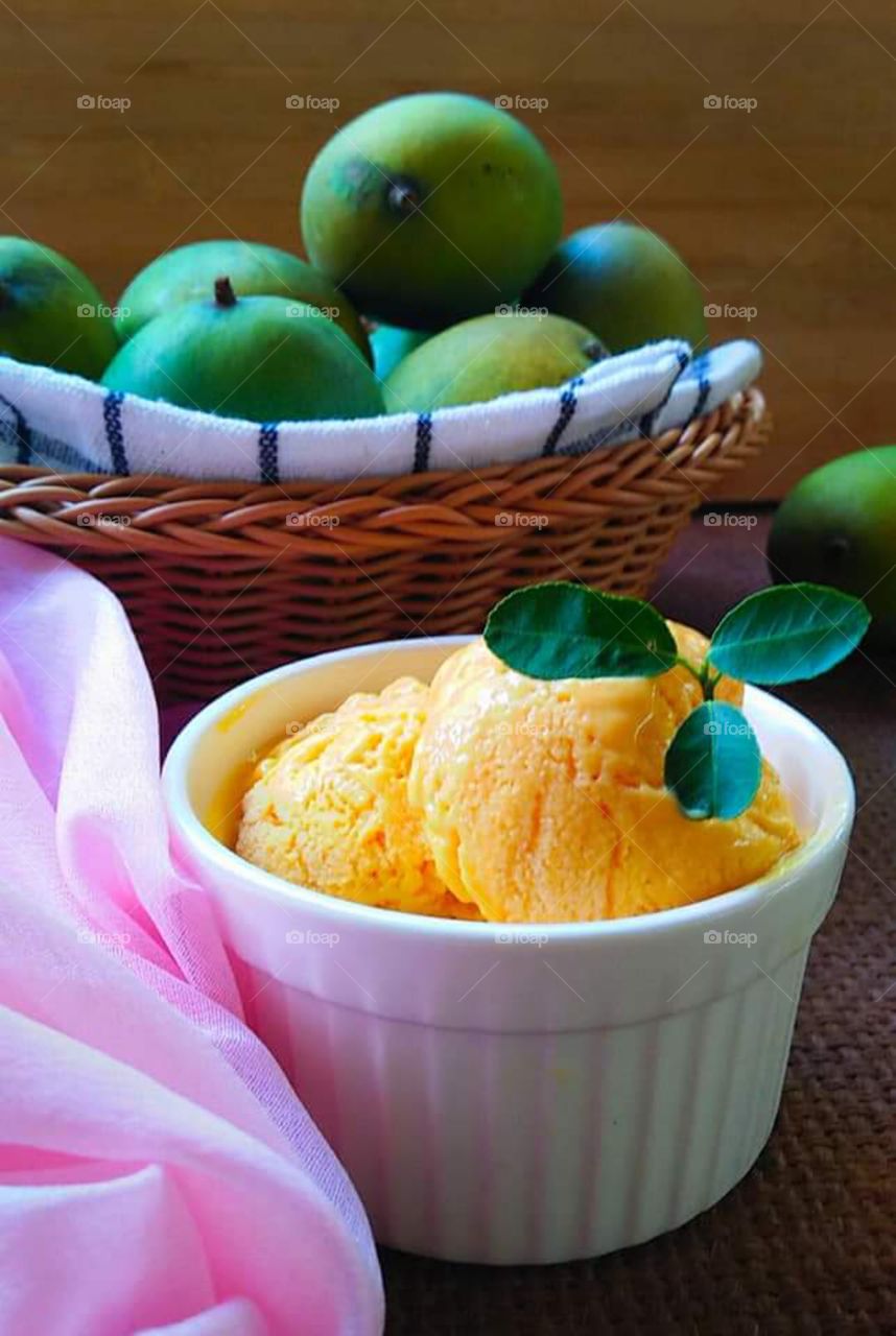 homemade mango ice cream .