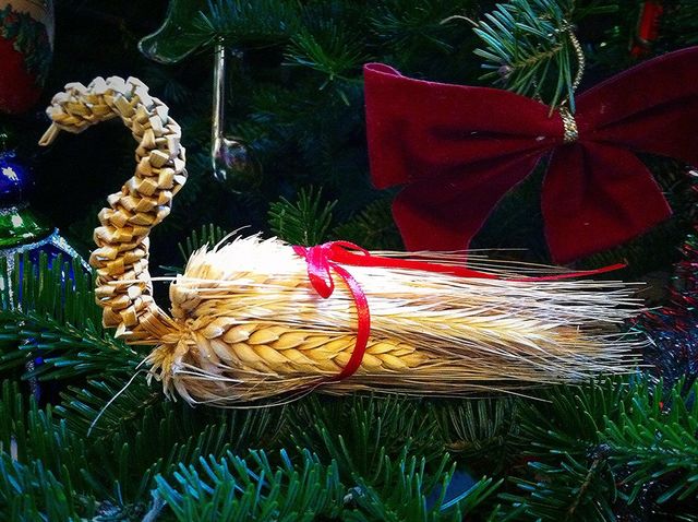 Swan Ornament 