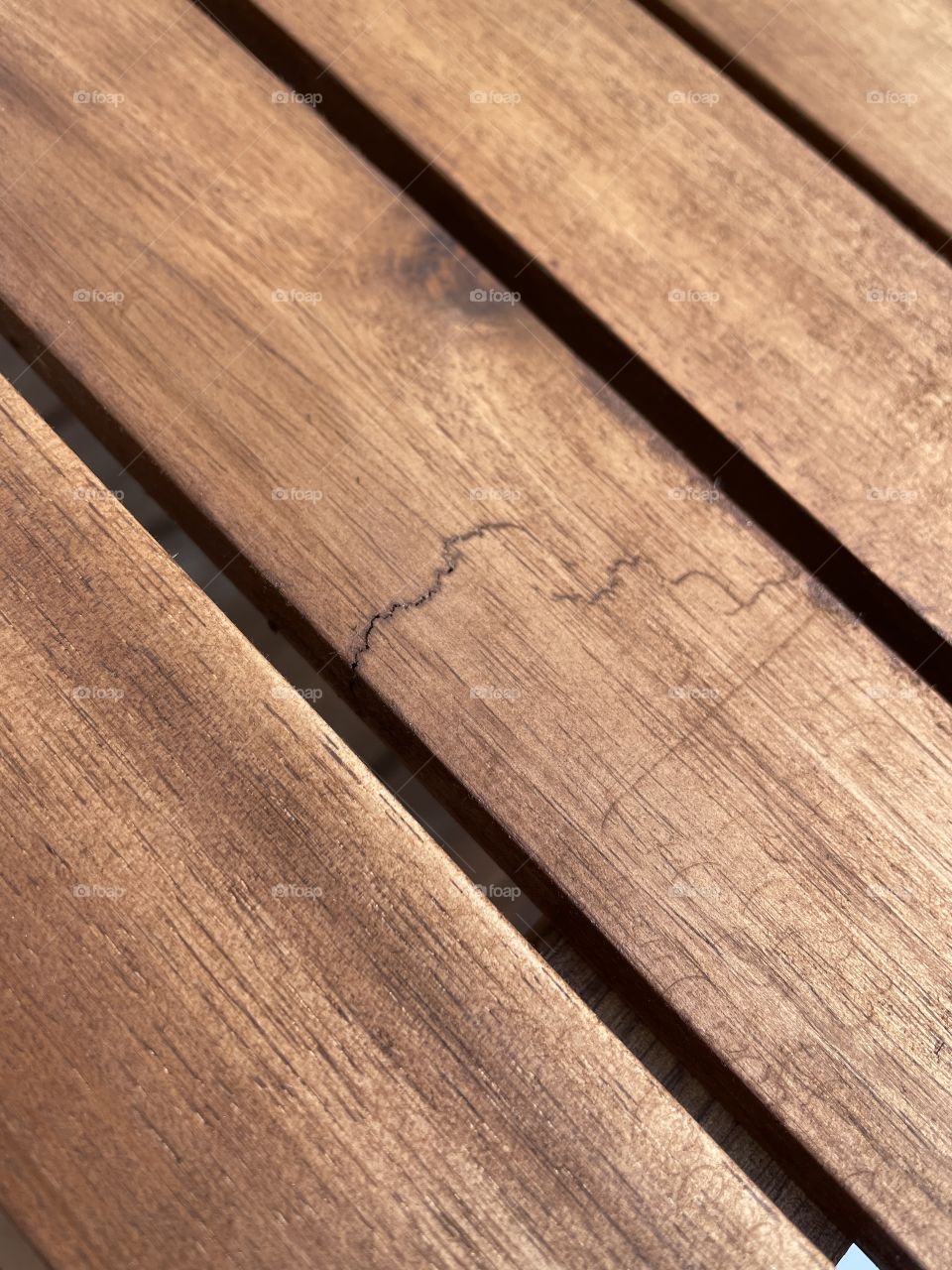 Cracked wood 