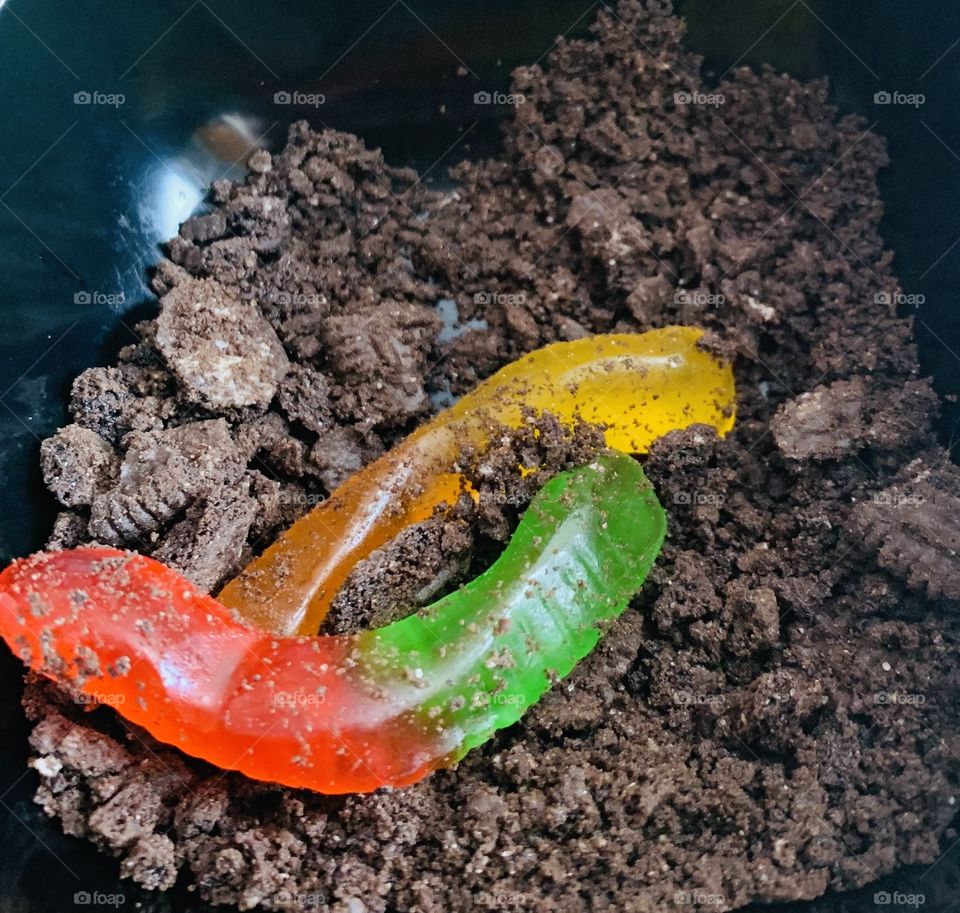 Gummy worm treat 