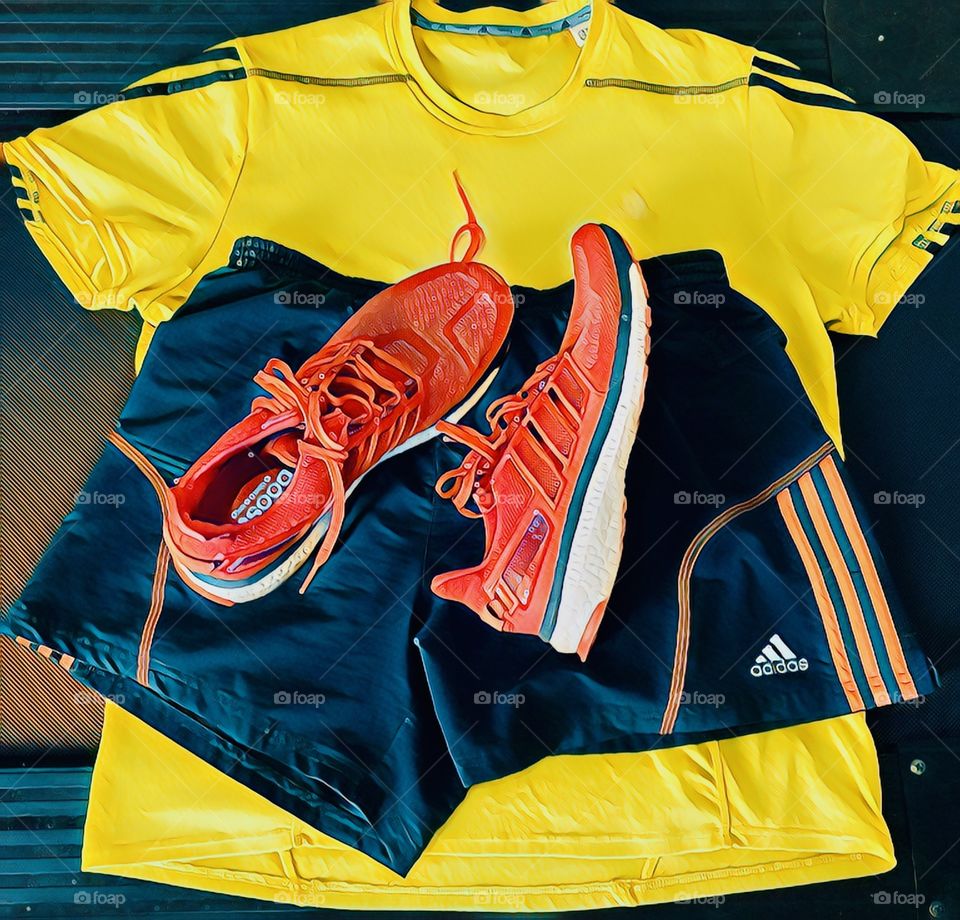 🏃‍♂️ 🇺🇸 Good Morning!  Everything ready to sweat the shirt. Let's go for a good morning jog?  Running is good for your health! / 🇧🇷 Bom dia! Tudo pronto para suar a camisa. Vamos para um bom cooper matinal? Correr faz bem para a saúde! 