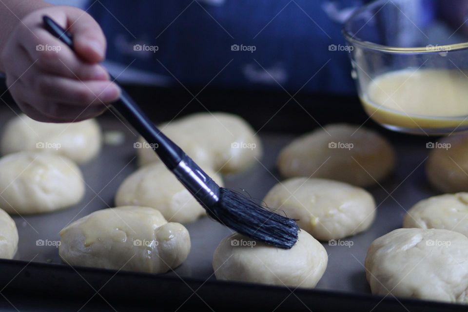 Making your own bread buns at home