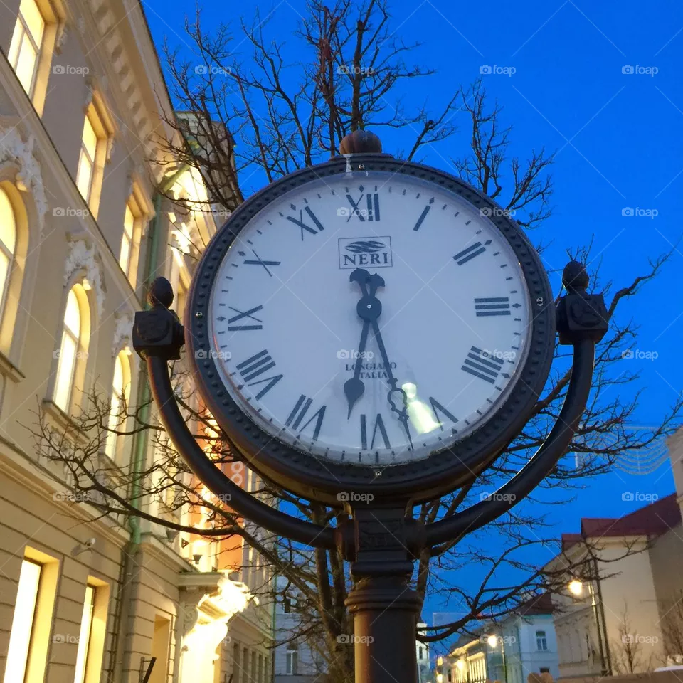 Clock 