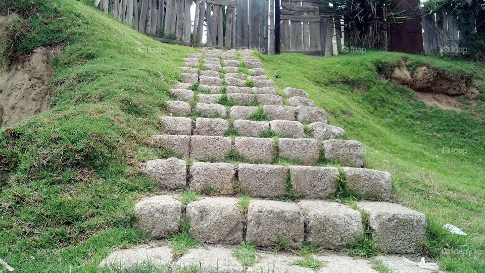 escaleras de rocas