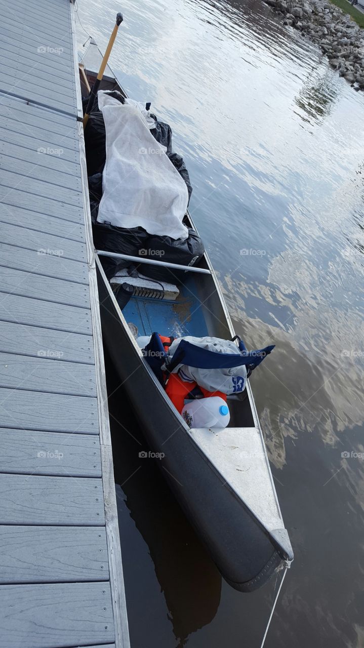Canoe docked in Iowa along the Mississippi River 