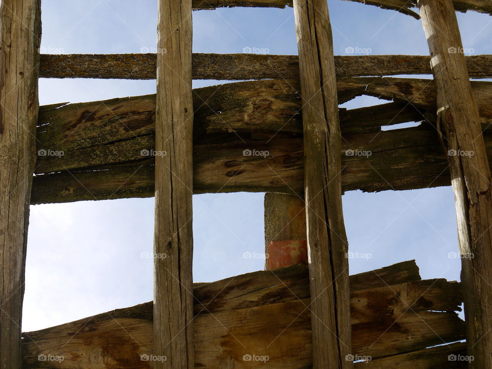 sky wood structure broken by alejandrorubiob