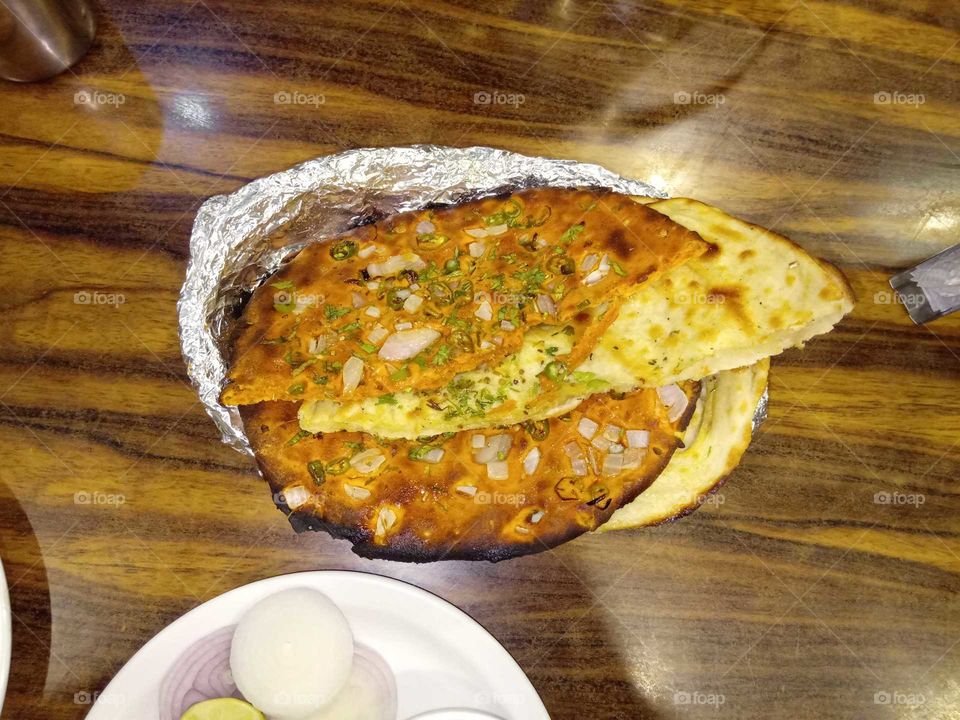 indian garlic naan