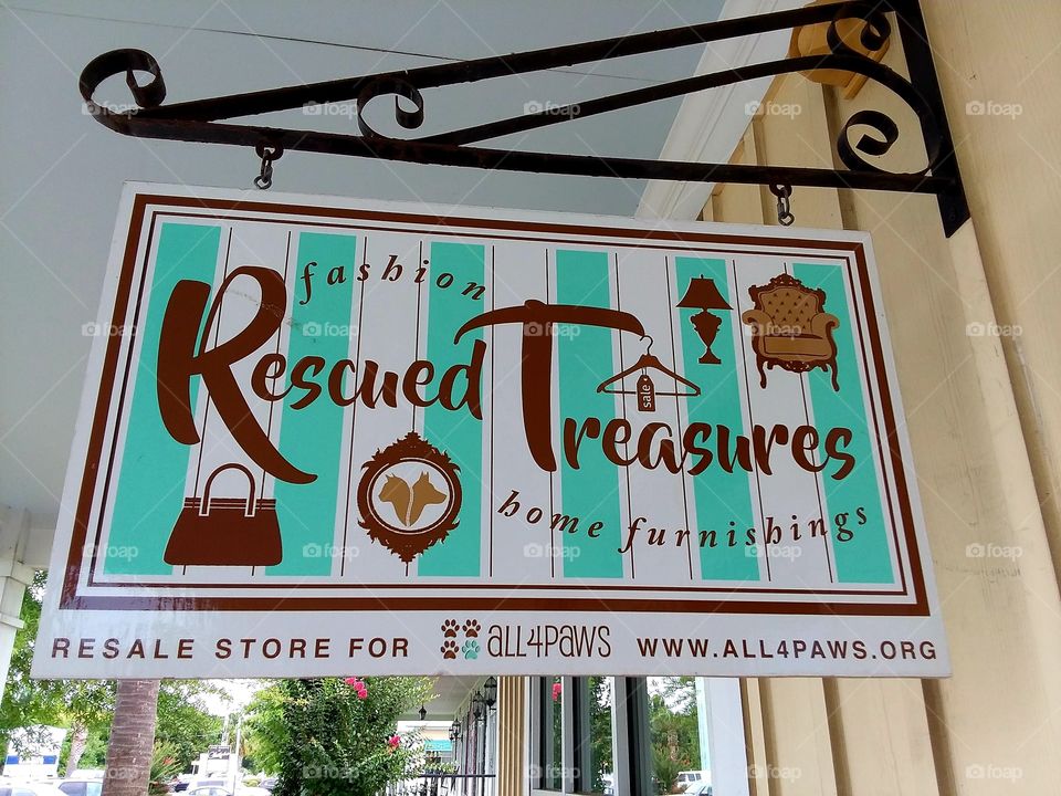 this retail shop donates 100%of sales to the care and placement of our rescued 4 legged friens. Al items sold are donated to the store by the public.
