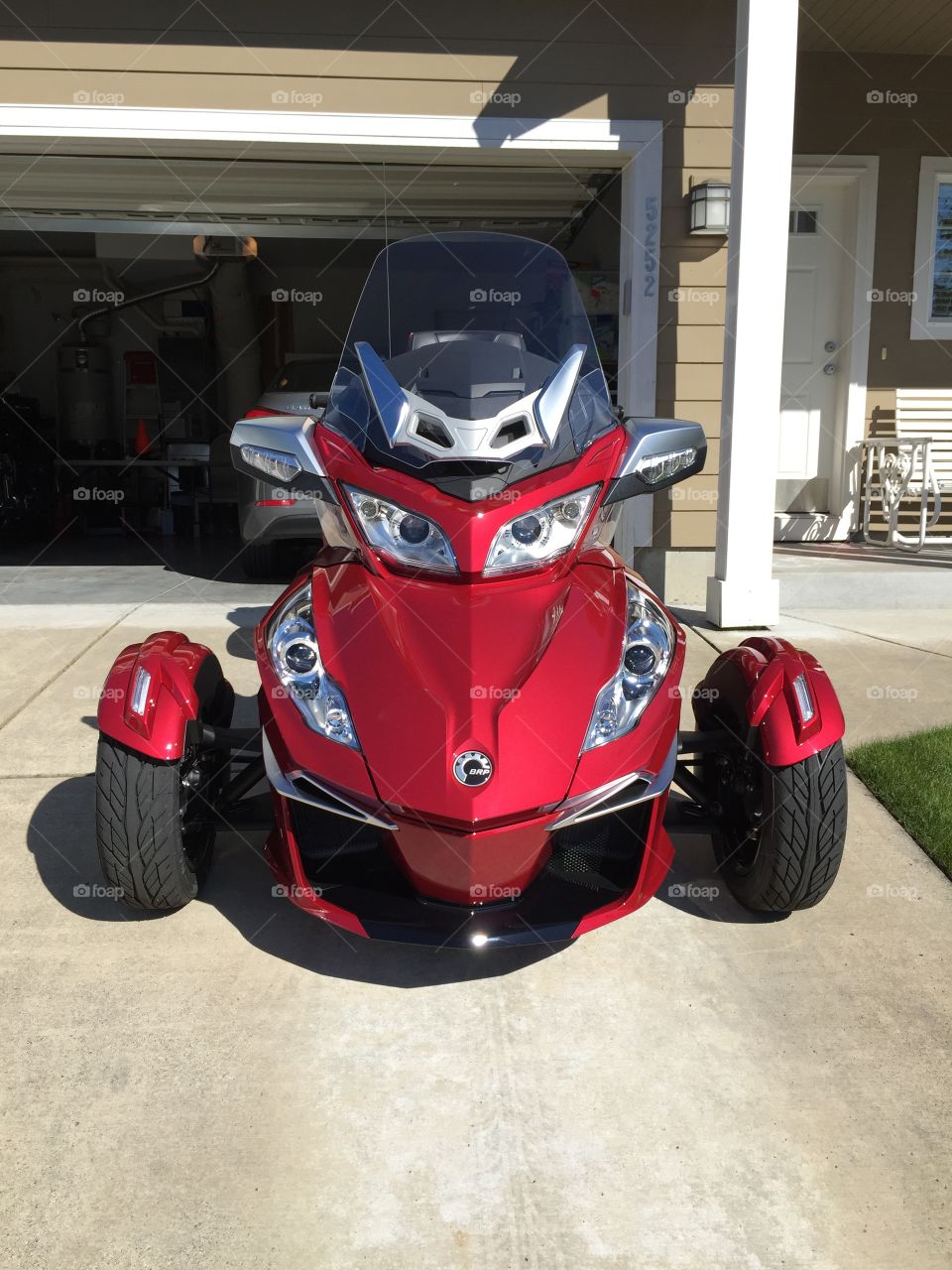 2015 Can Am Spyder RT-S. 2015 Can Am Spyder RT-S Intense Red Pearl