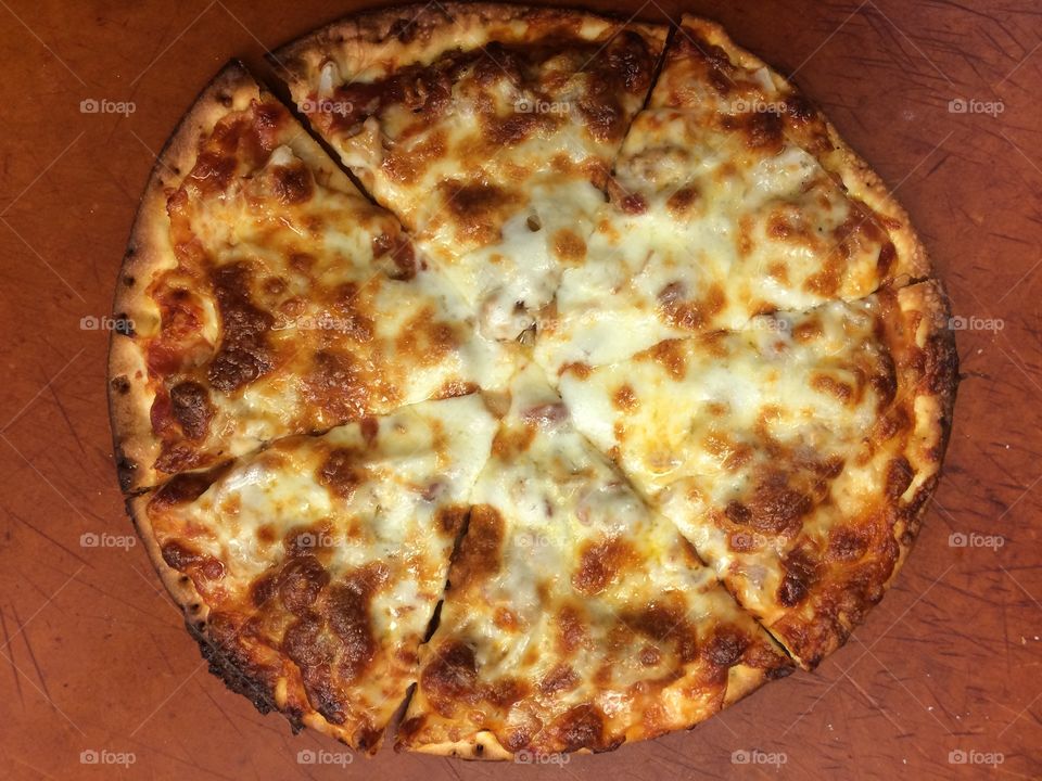 Thin crust whole pizza 