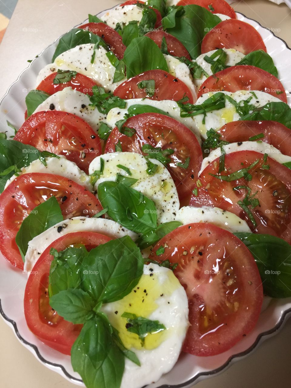 Carpese salad mozzarella tomato basil
