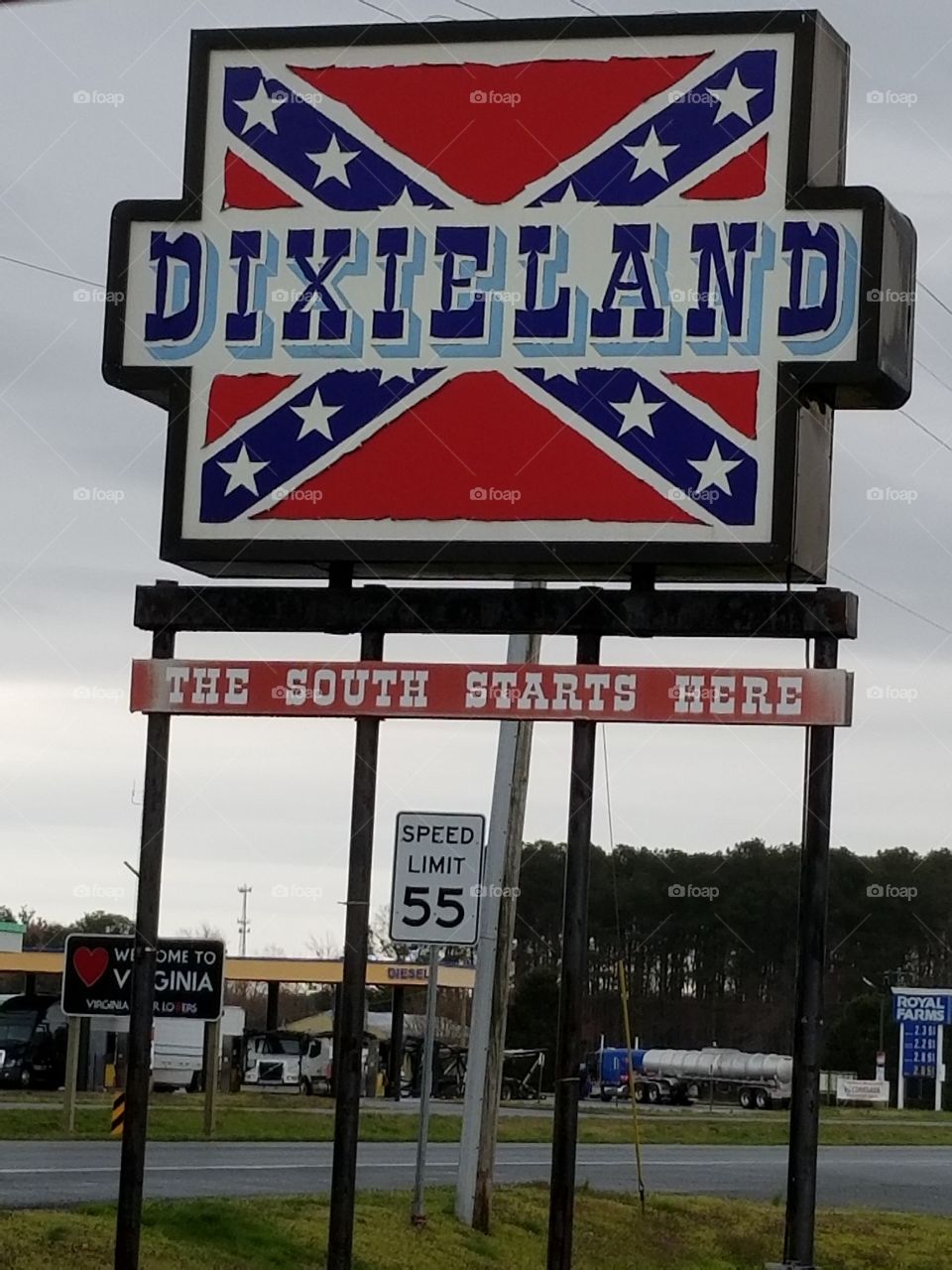 Dixieland sign at the eastern shore of Maryland /Virginia state line on route 13 south