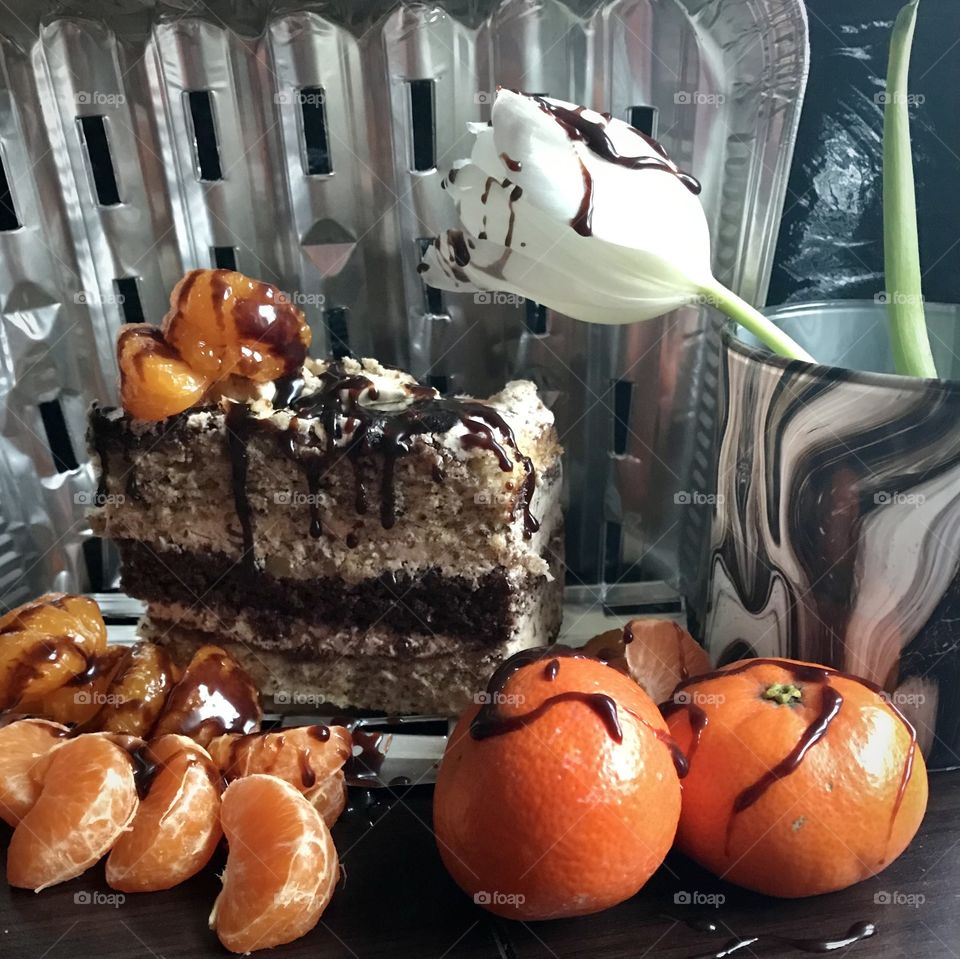 Cake with tangerines