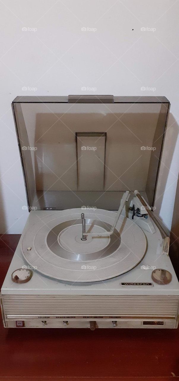 el famoso y antiguo toca discos