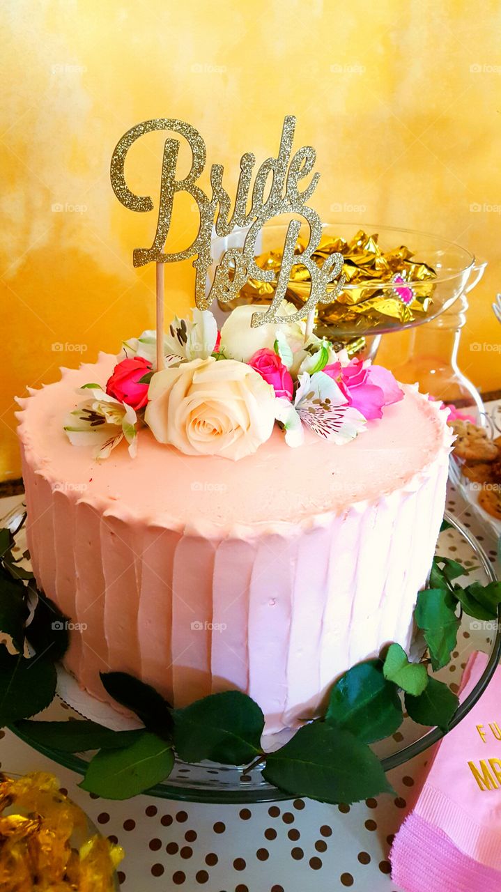 pink floral cake