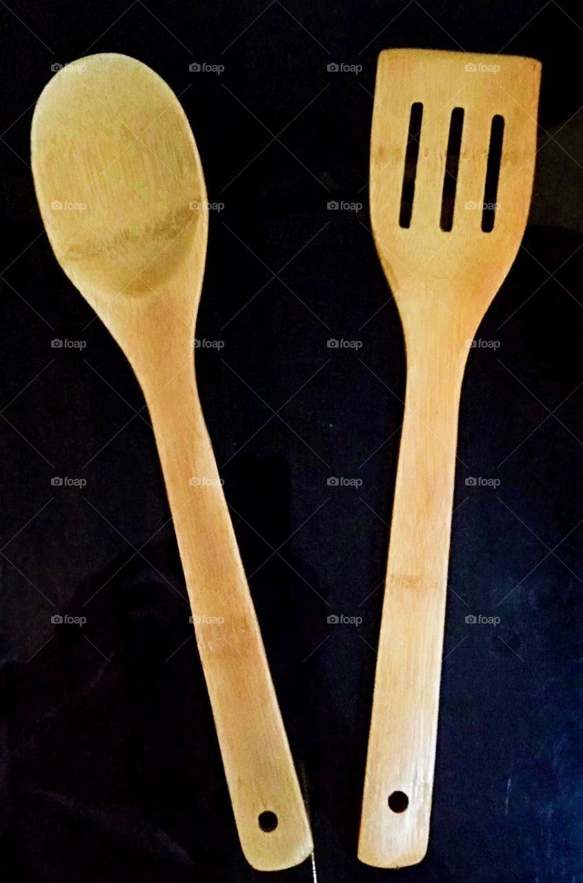 Wooden ladle and spatula an organic cookwares.