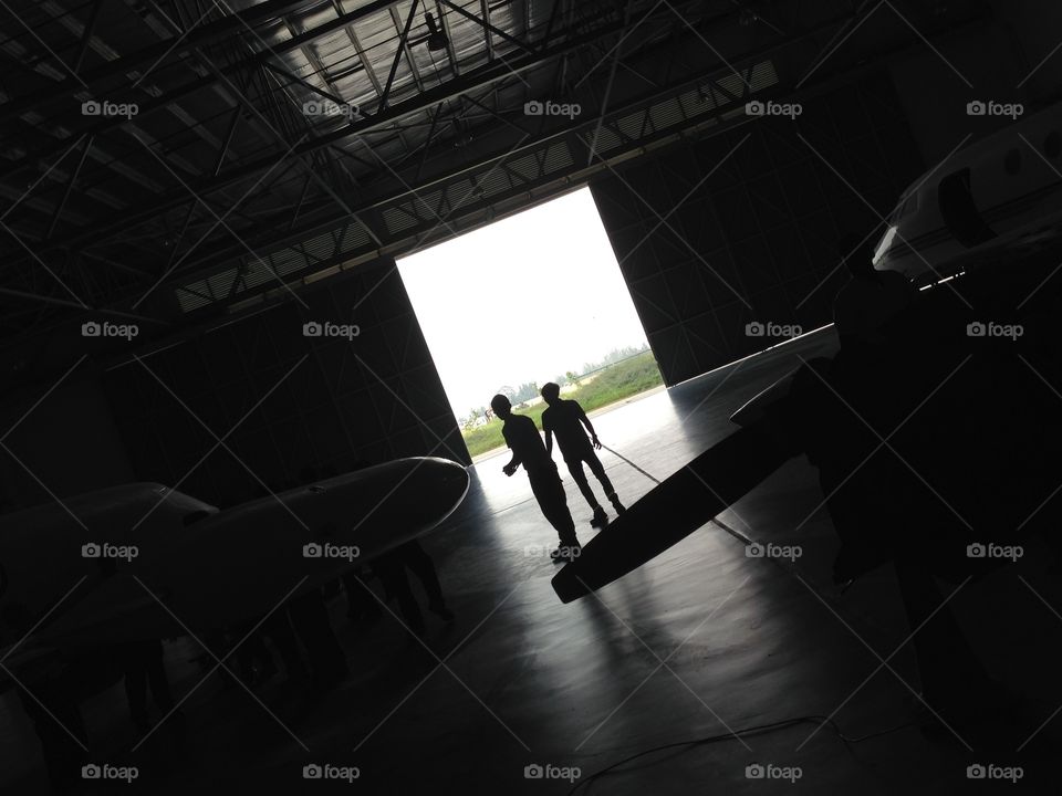 Closing. Closing or hanger