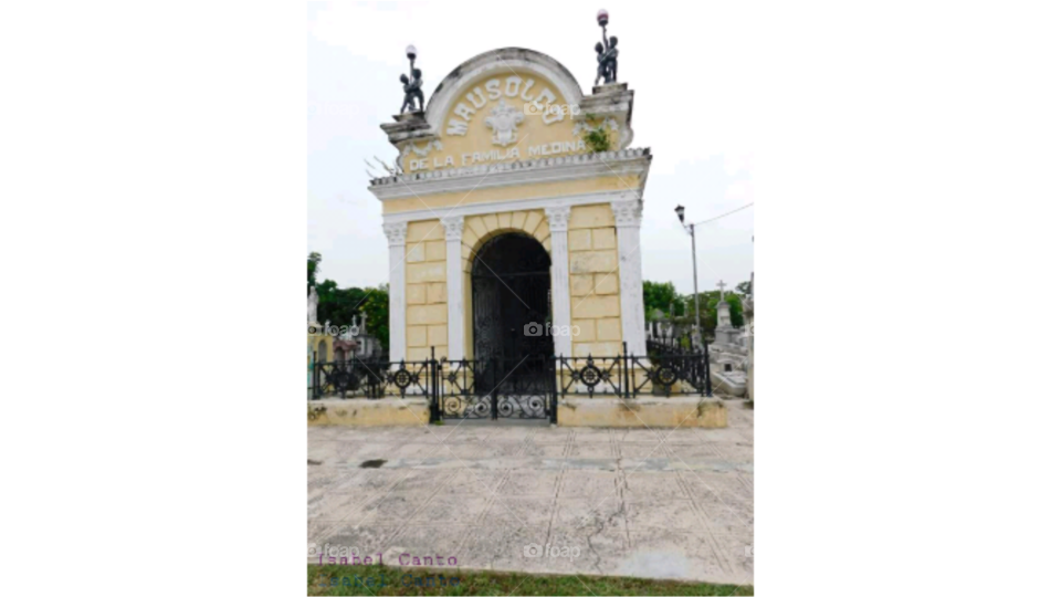 mausoleos