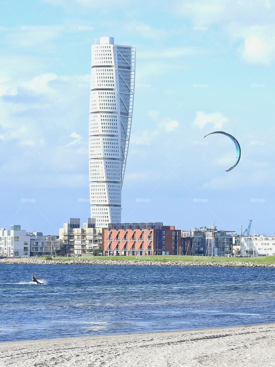 Kitesurfing with a view 