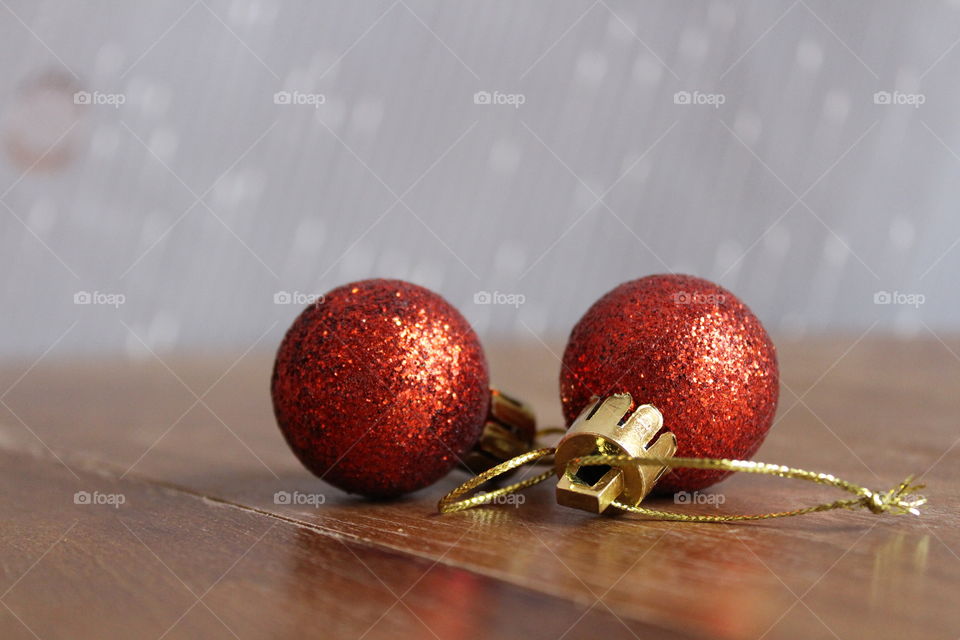 red Christmas globes