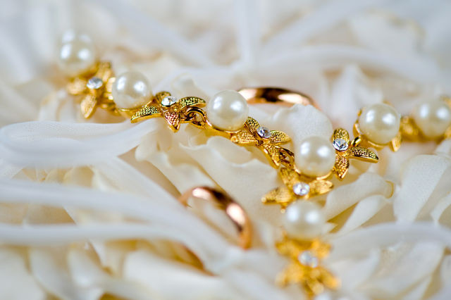 purchase, actual purchases, large purchases, background, family, lifestyle, luxury, accessories, beauty, radiance, jewel, jewelry,