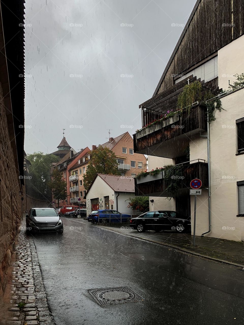 Cars under the rain 