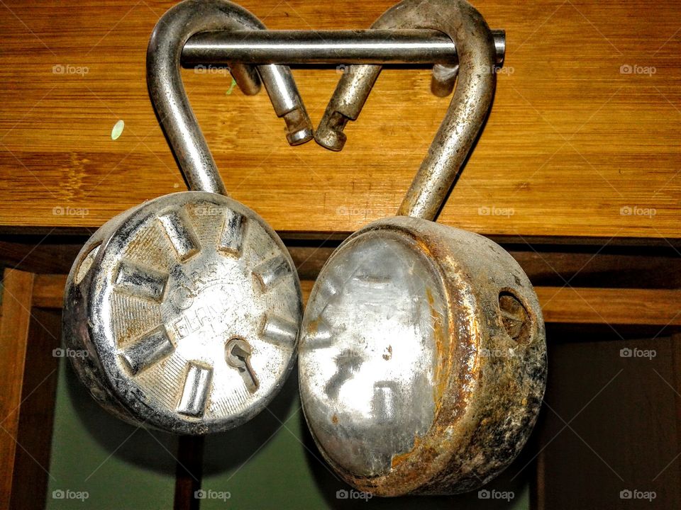 wooden table hanging lock