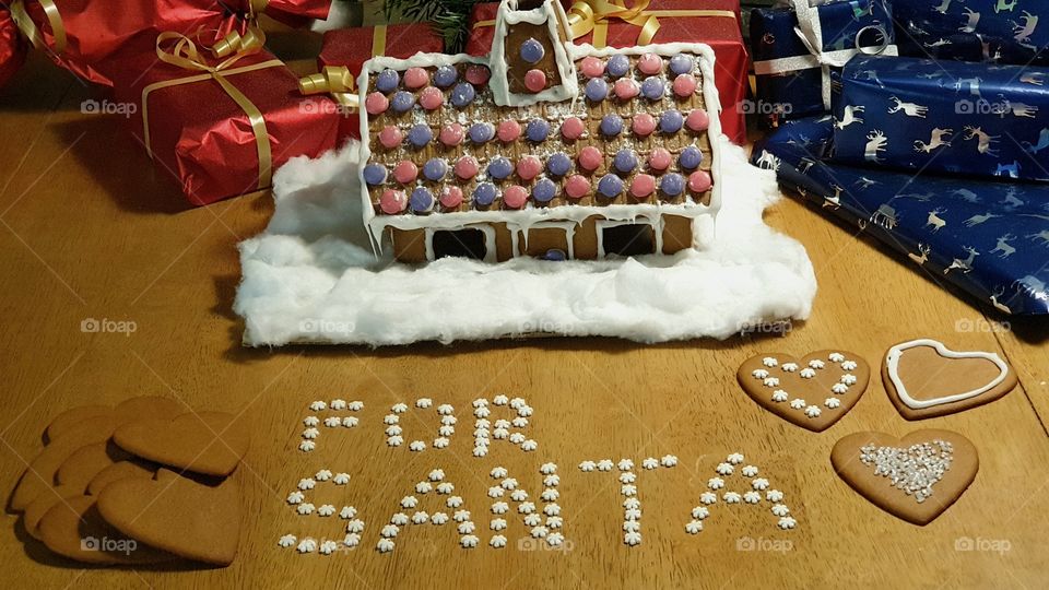 Gingerbread house for Santa 