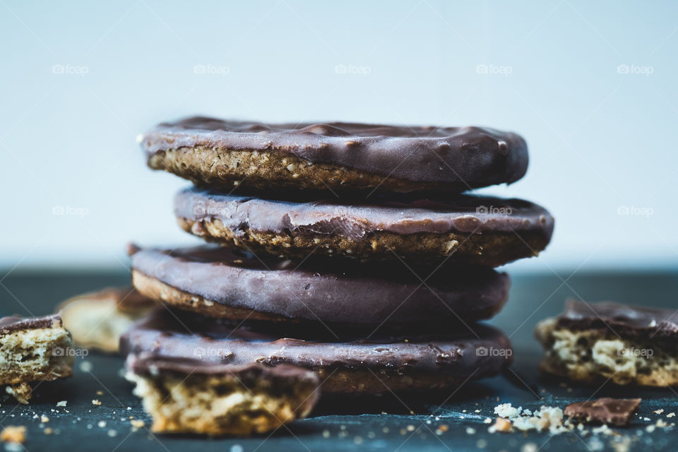 Dark chocolate hobnobs