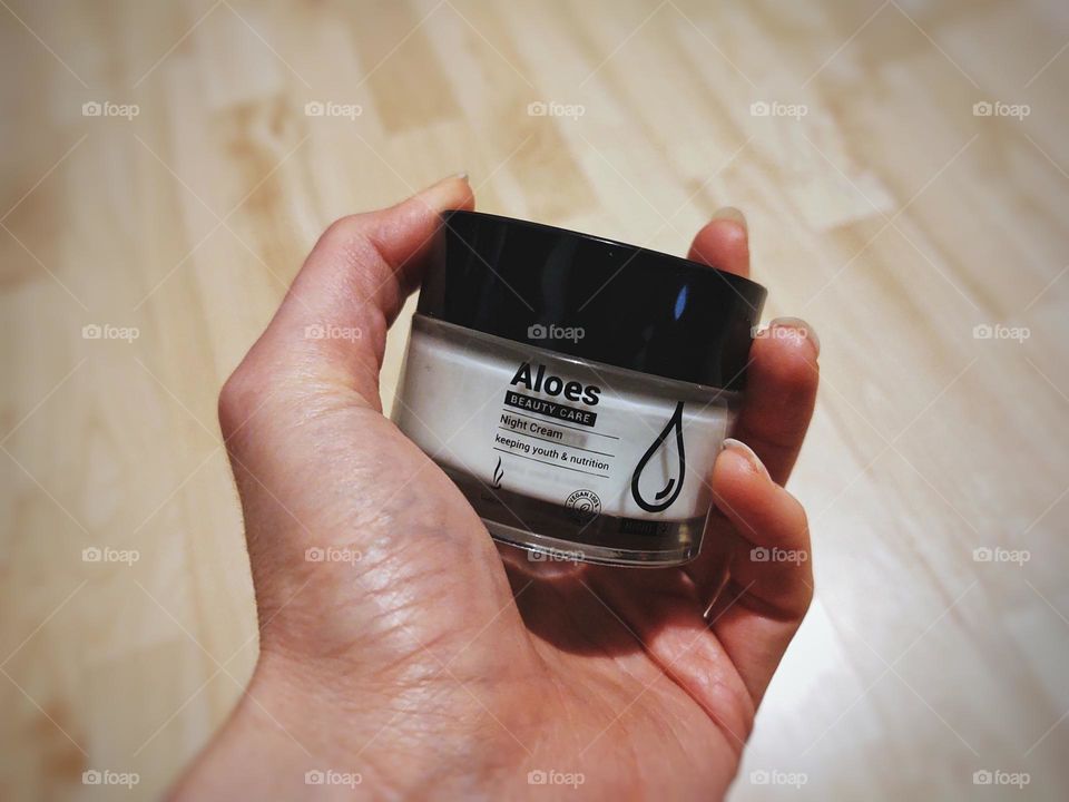 Night Cream in the hand
