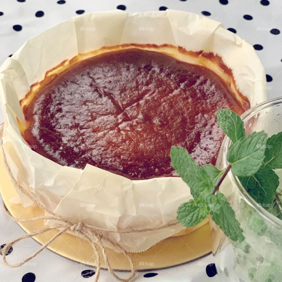 Creamy gooey flourless basque burnt cheesecake whole cake 