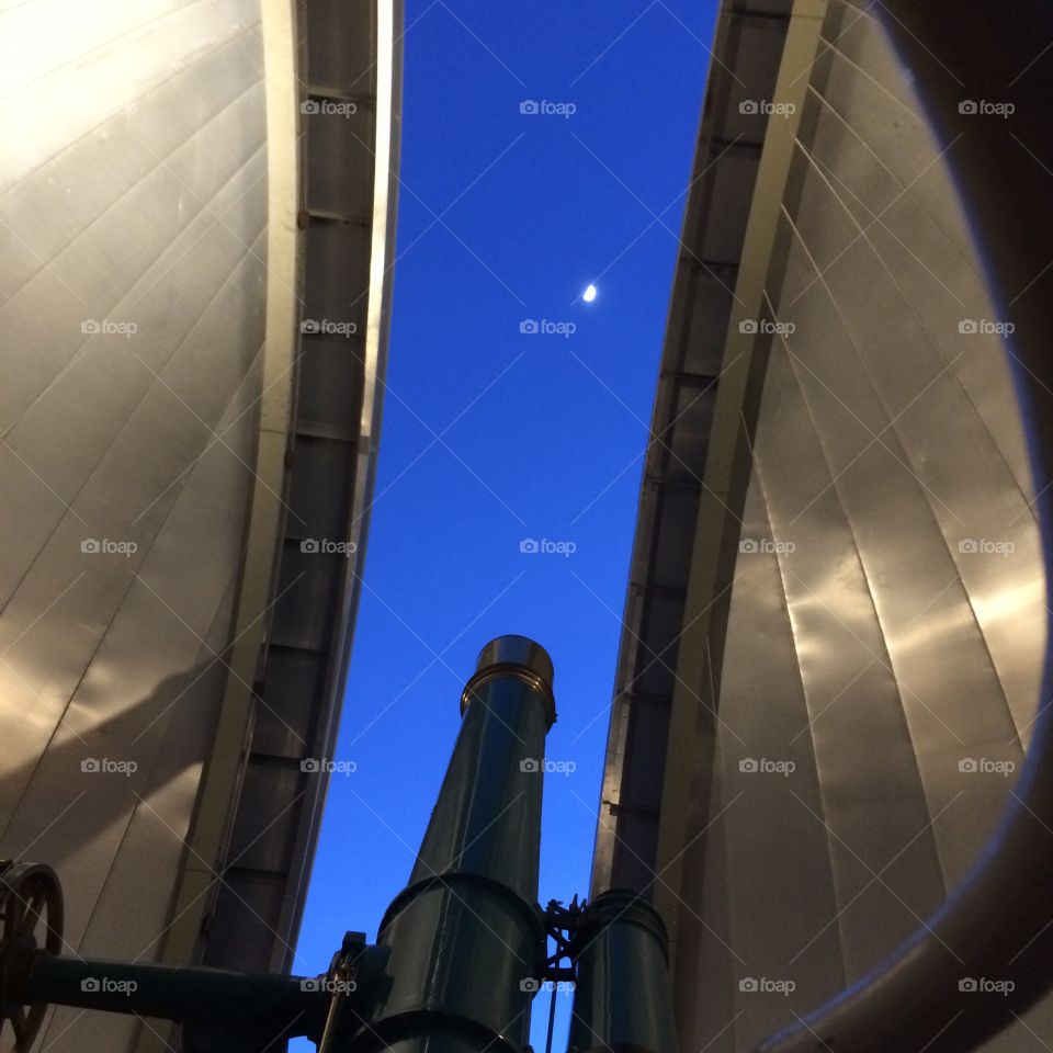 Looking at a star from a telescope facility