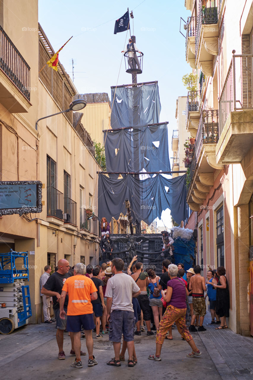 Barrio de Gracia. Primer día de Fiesta. Listos para el verdicto del jurado