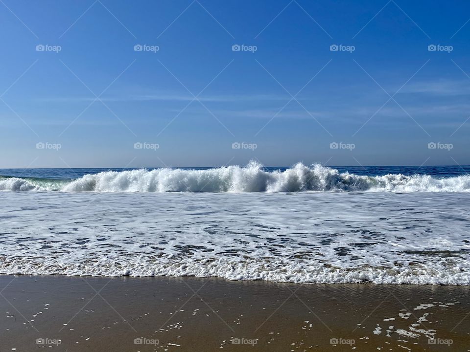 Wave crashing at Salt Creek Beach 