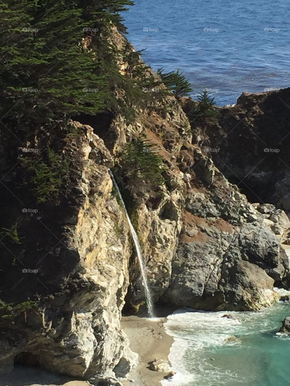  Famous beach on the pacific coast
