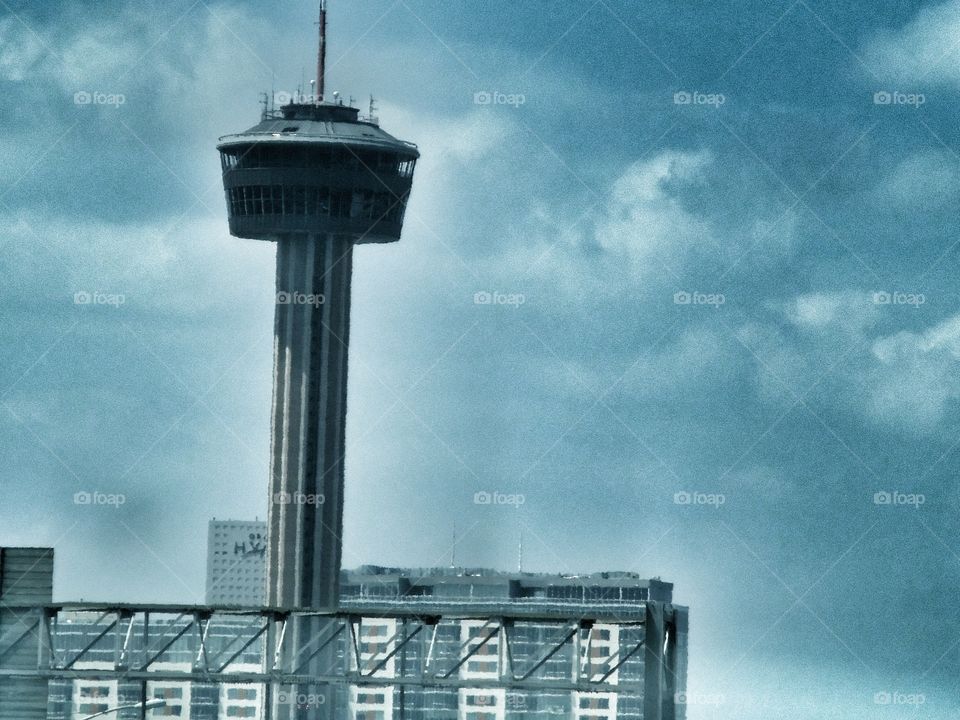 air traffic control tower. This is a vacation photo that I took while traveling to the Gulf of Mexico. 👣 🚶 🏃 🔥 💨