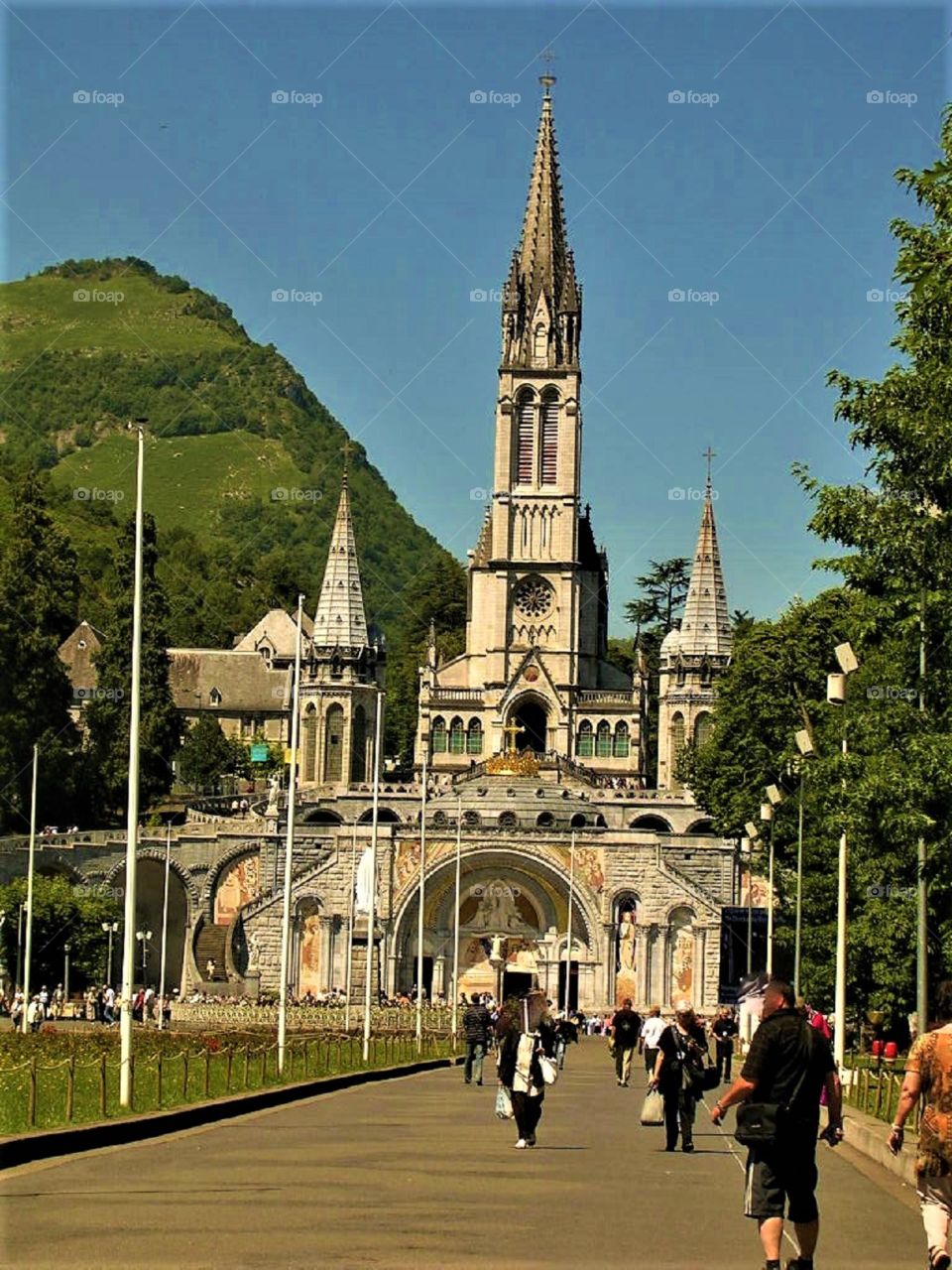 Basilique Notre-Notre-Dame-du-Rosaire de Lourdes, Lourdes, France 
