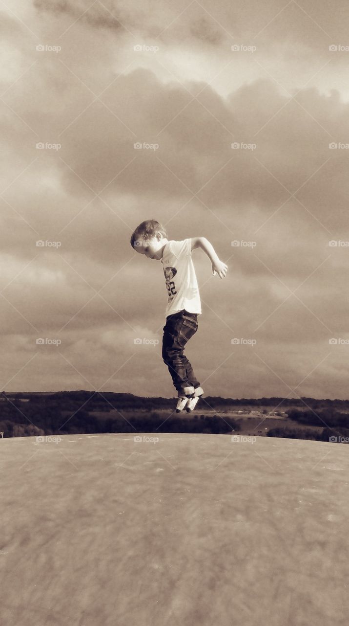 puppet on a string 2014