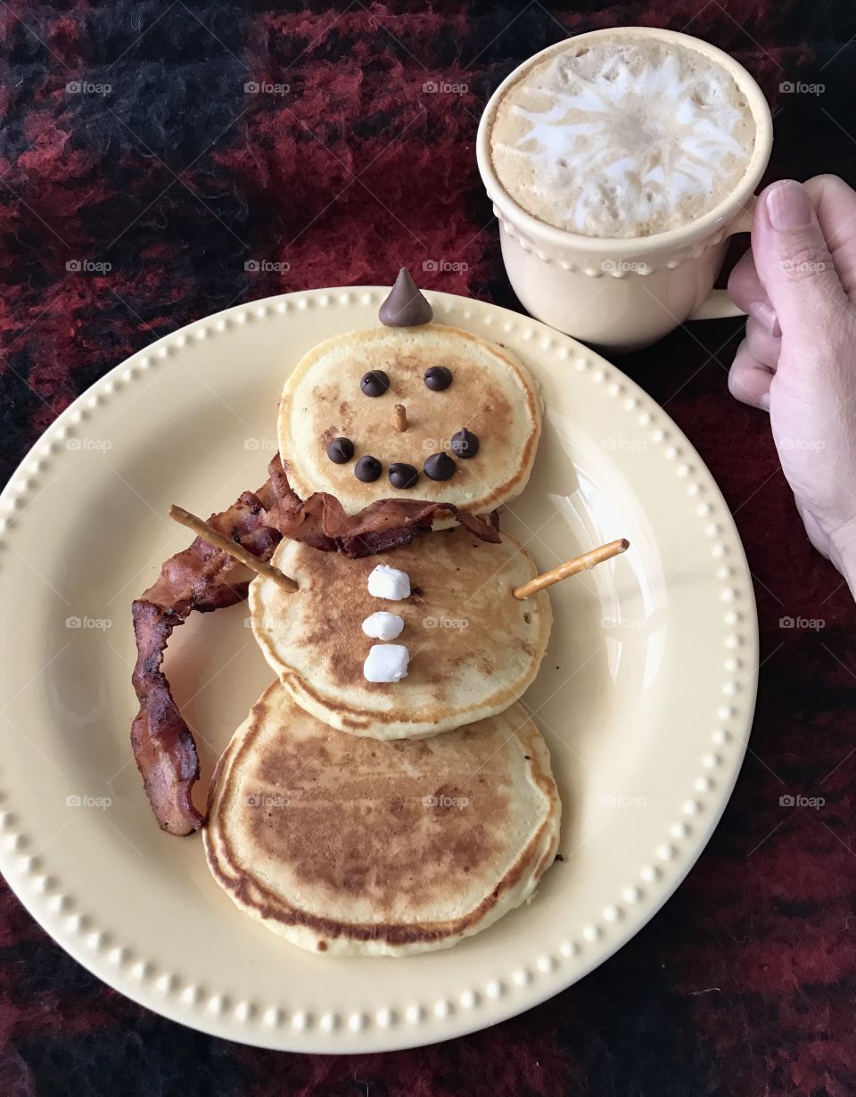Snowman pancakes