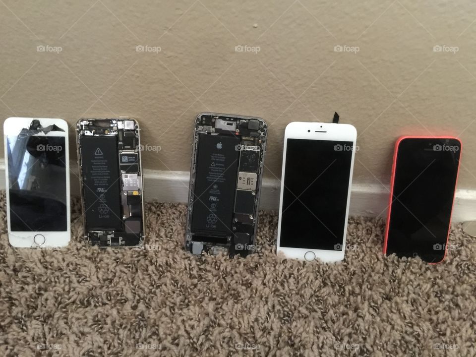 Broken iPhones 