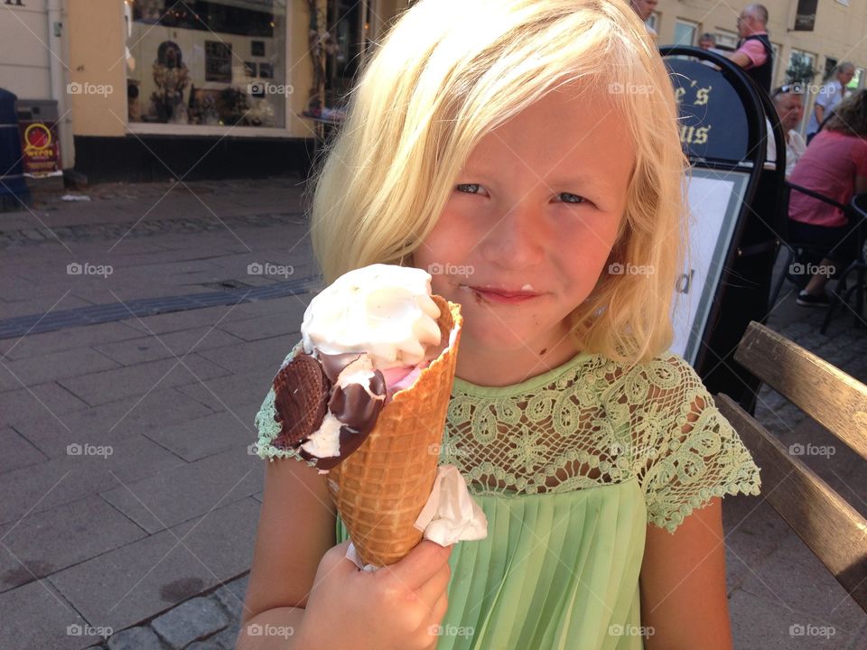 Ice cream. Daughter
